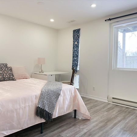 Cozy Room With Private Bath Near Don Mills Subway Toronto Ngoại thất bức ảnh